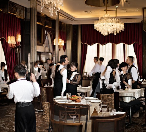 提升酒店餐饮部运营效率，优化资源，控制成本。